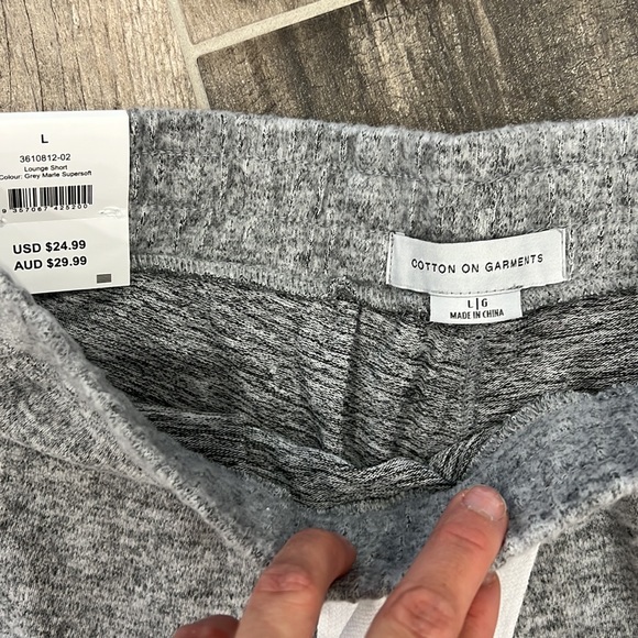 Cotton on lounge shorts - Picture 2 of 4